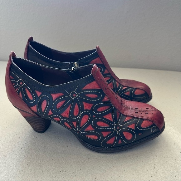 L'Artiste Shoes - Spring Step L'Artiste Arabella Ankle Booties Side Zip Red/Black leather